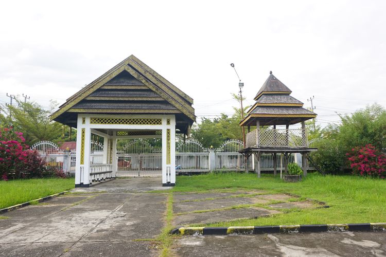 Detail Rumah Adat Luwu Nomer 28
