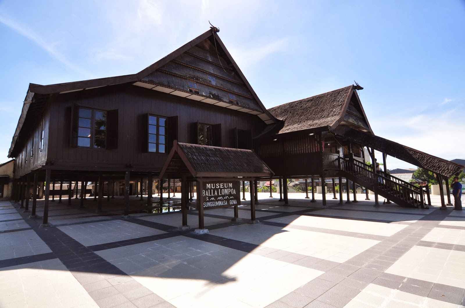 Detail Rumah Adat Luwu Nomer 32