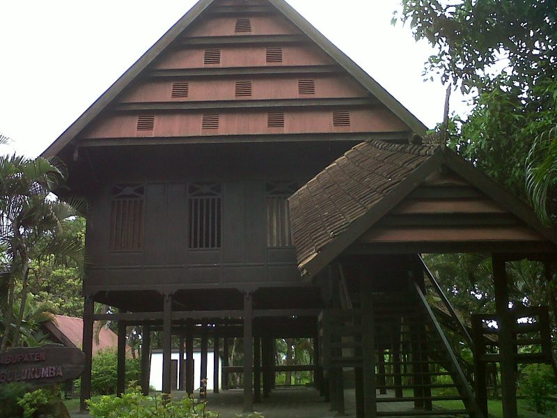 Detail Rumah Adat Luwu Nomer 34