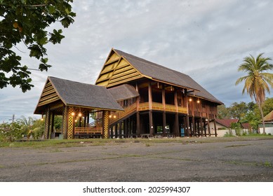 Detail Rumah Adat Luwu Nomer 36