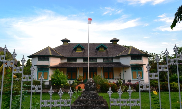 Detail Rumah Adat Luwu Nomer 38