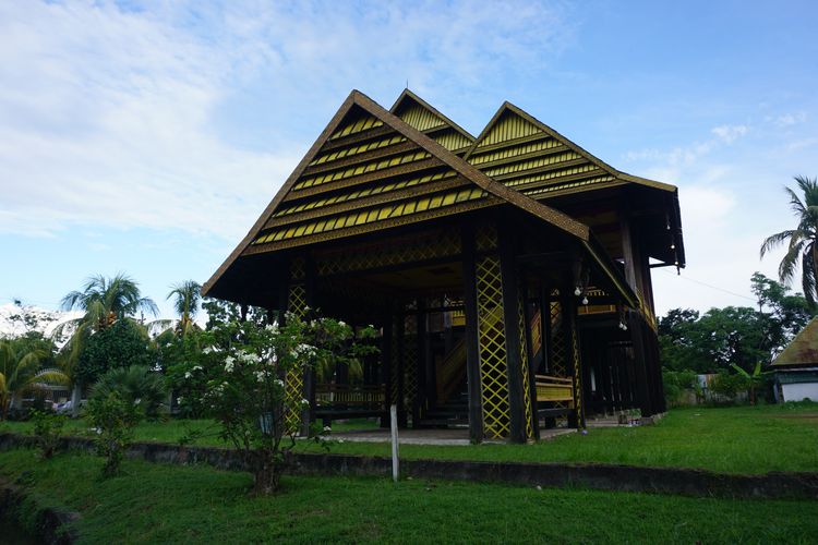 Detail Rumah Adat Luwu Nomer 45