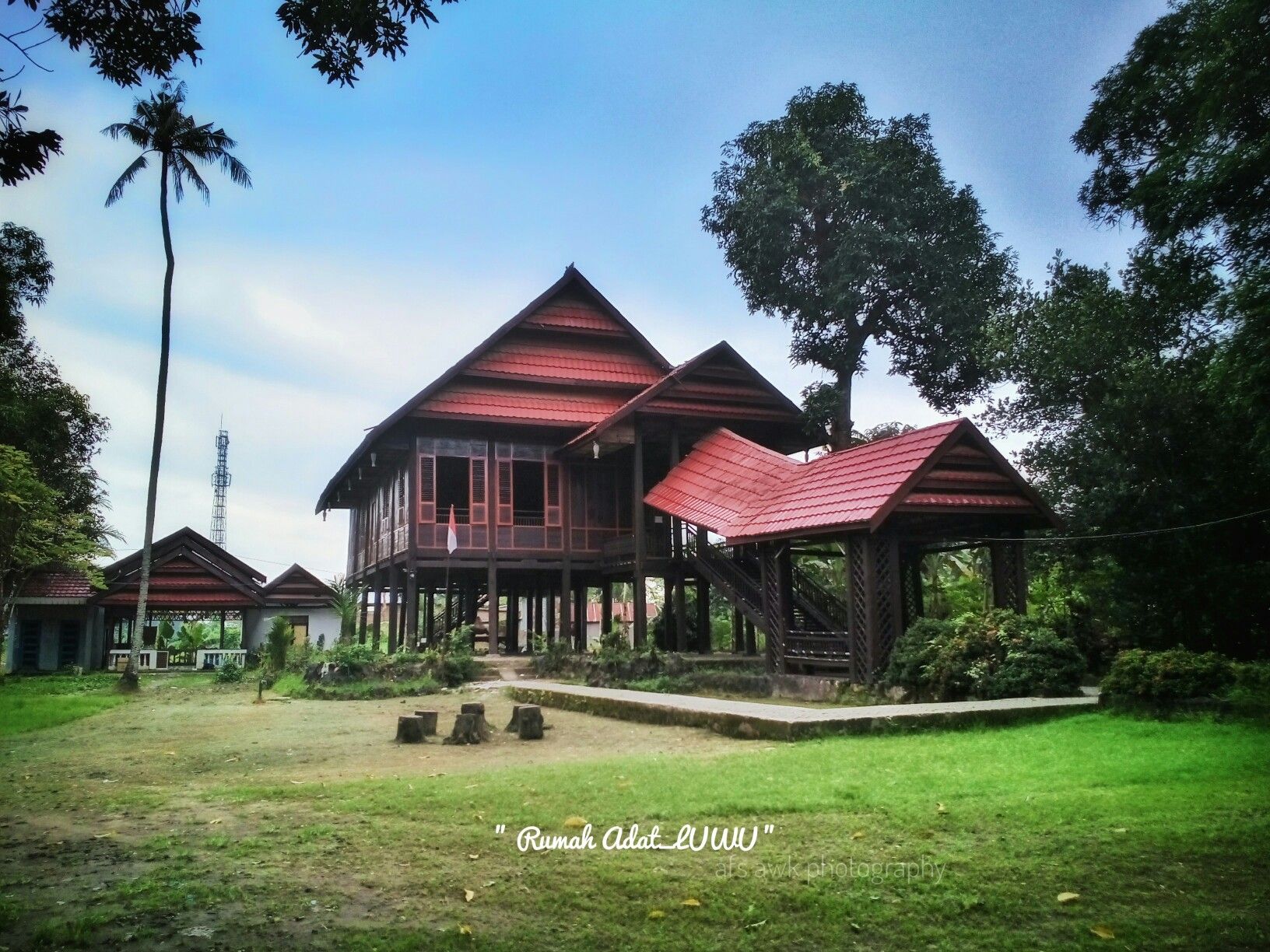 Detail Rumah Adat Luwu Nomer 7