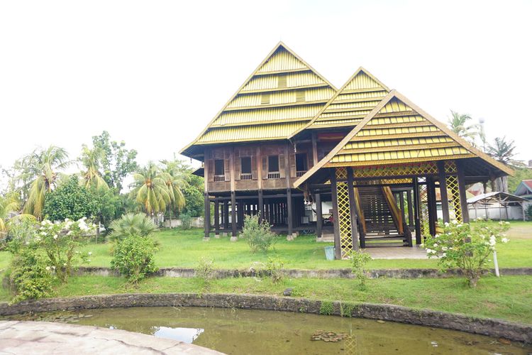 Detail Rumah Adat Luwu Nomer 9
