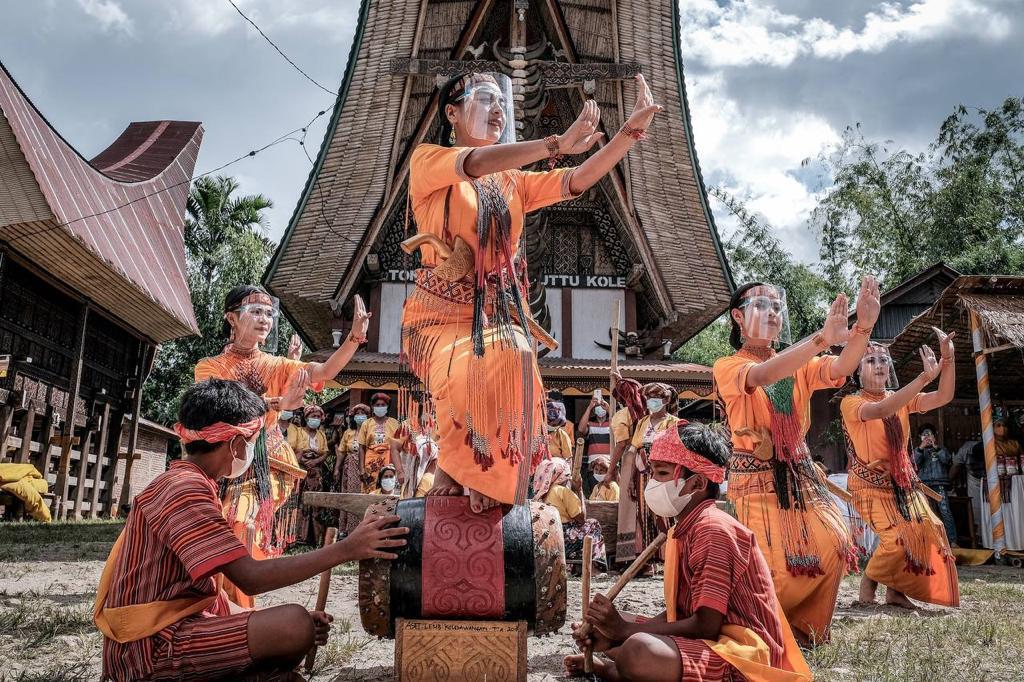 Detail Rumah Adat Masyarakat Toraja Nomer 39