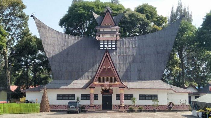 Detail Rumah Adat Pakpak Nomer 9