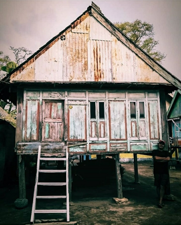 Rumah Adat Panggung