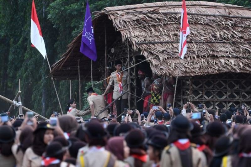 Detail Rumah Adat Papua Nugini Nomer 33