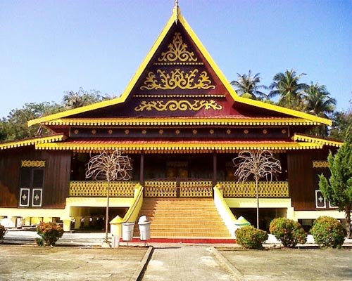 Detail Rumah Adat Pekanbaru Nomer 10