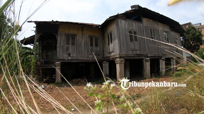 Detail Rumah Adat Pekanbaru Nomer 44