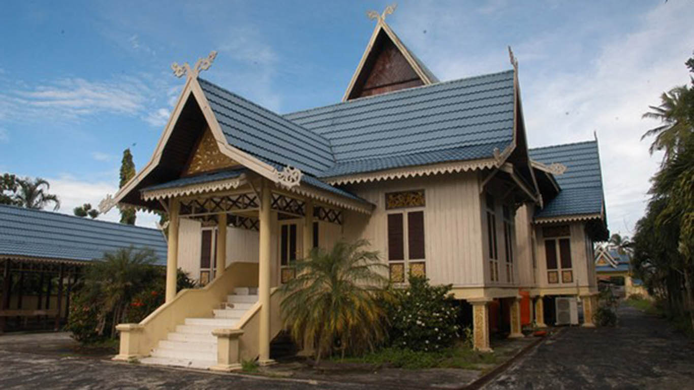 Detail Rumah Adat Pekanbaru Nomer 45