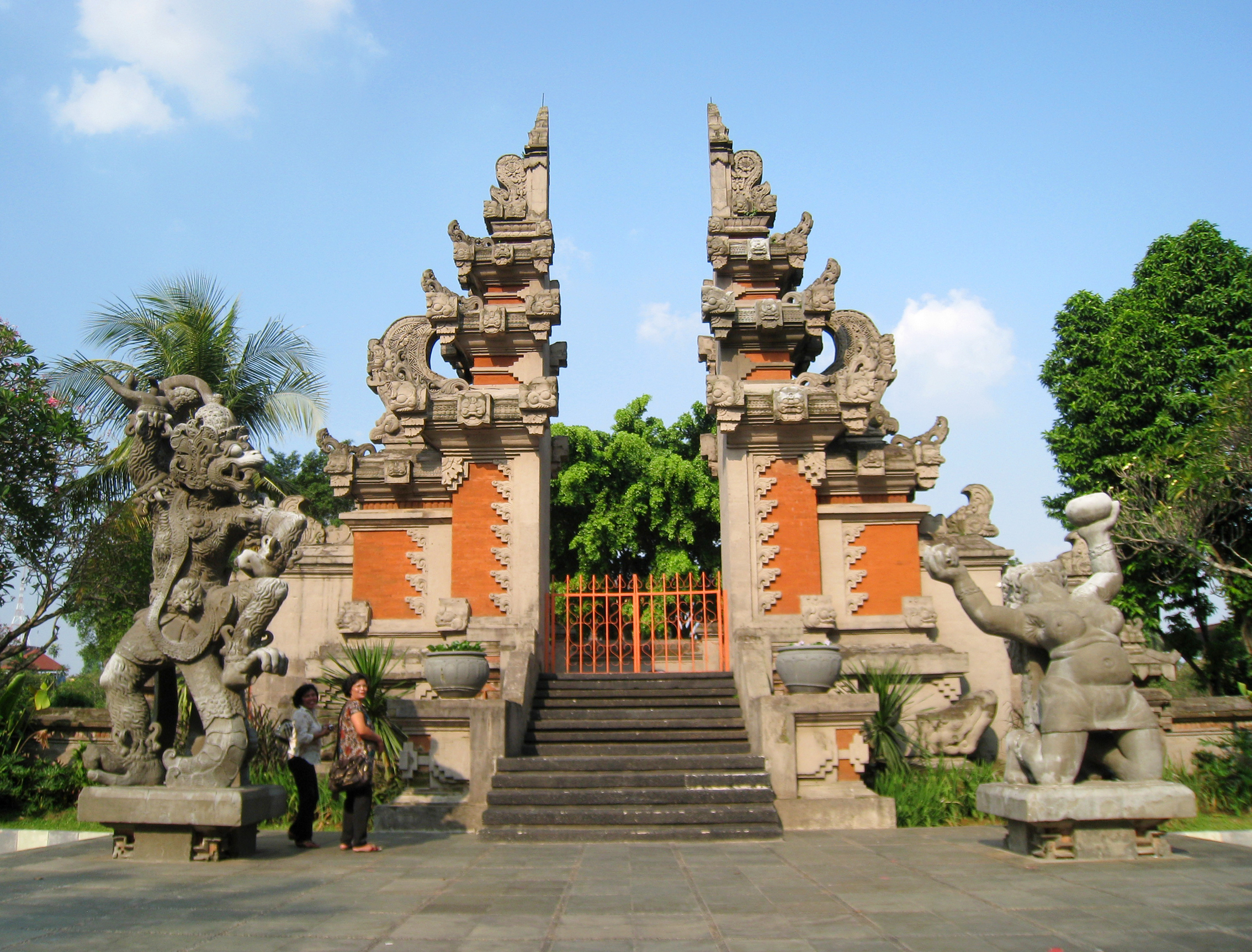 Detail Rumah Adat Provinsi Bali Nomer 11