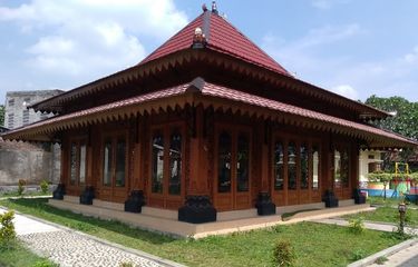 Detail Rumah Adat Provinsi Jawa Tengah Nomer 13