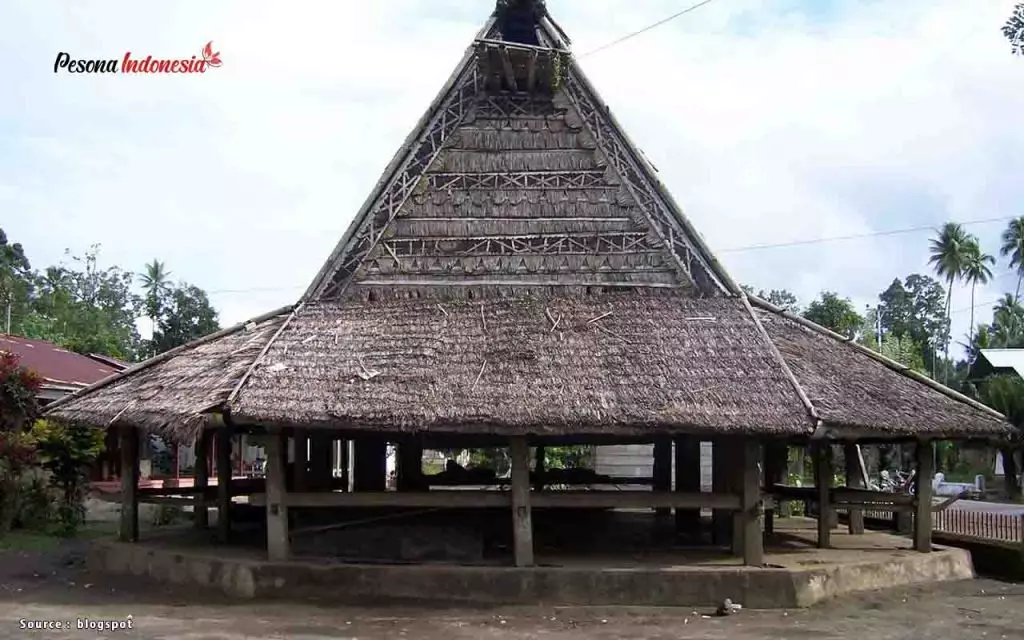 Detail Rumah Adat Provinsi Maluku Utara Nomer 12