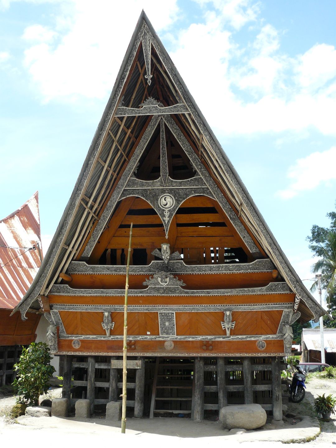 Detail Rumah Adat Provinsi Sumatera Utara Nomer 25