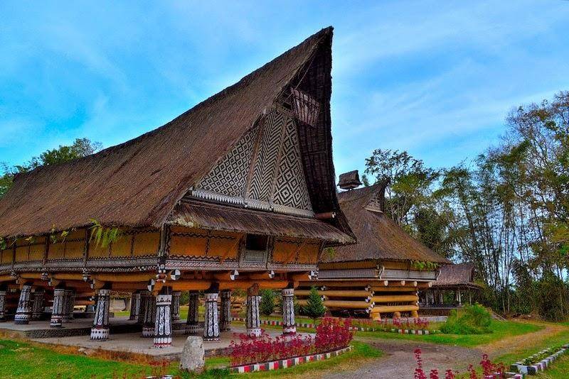 Detail Rumah Adat Provinsi Sumatera Utara Nomer 7