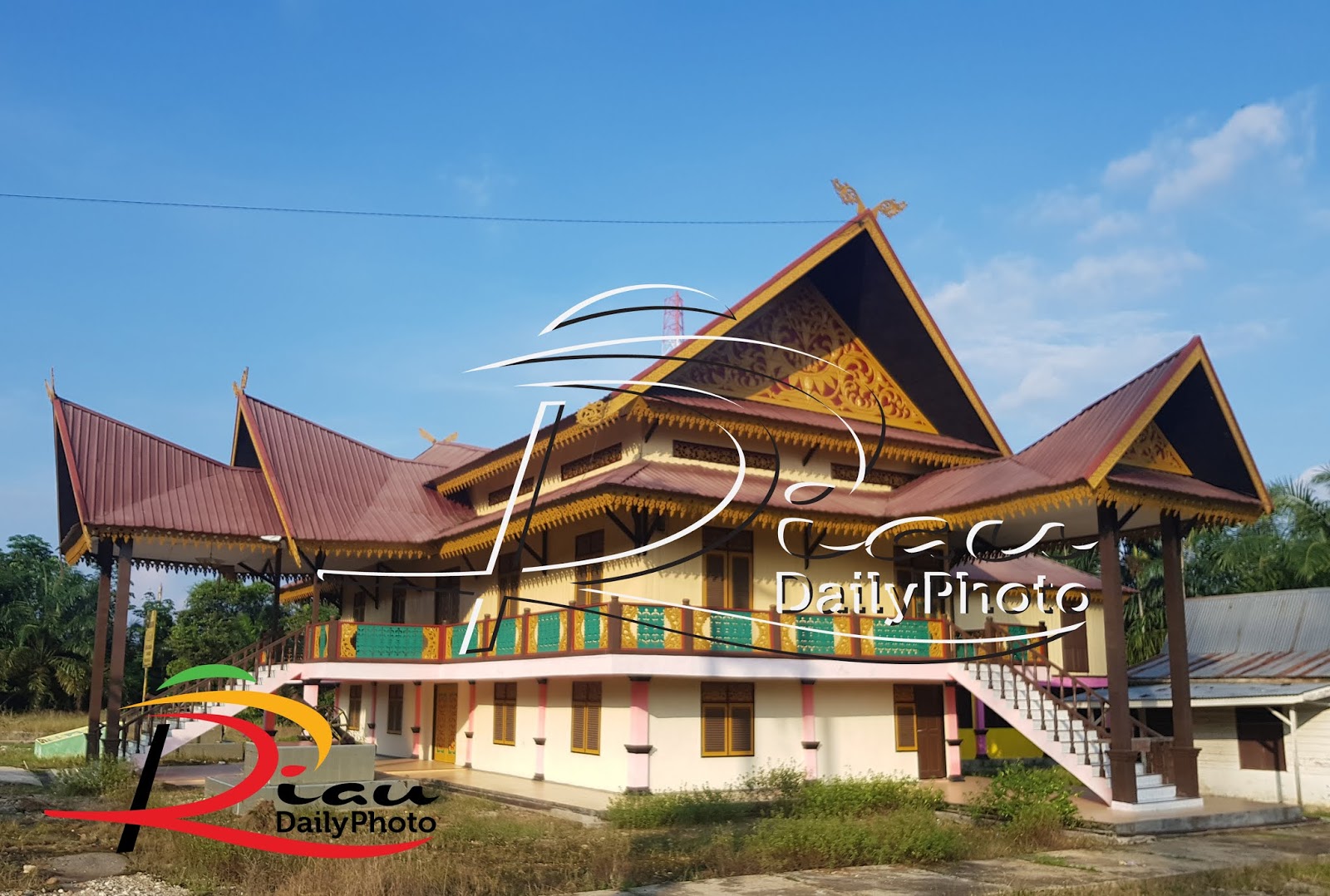 Detail Rumah Adat Rokan Hulu Nomer 11