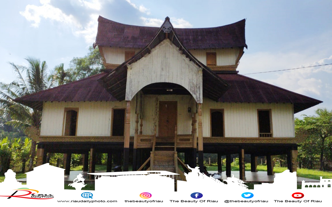 Detail Rumah Adat Rokan Hulu Nomer 7