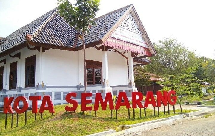 Detail Rumah Adat Semarang Nomer 33