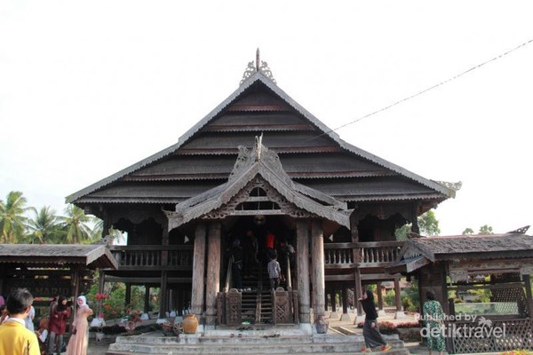 Detail Rumah Adat Soppeng Nomer 12