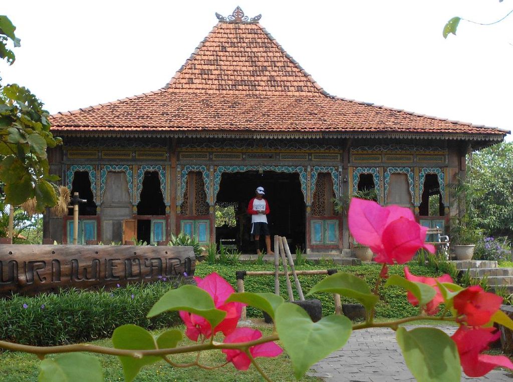 Detail Rumah Adat Suku Bali Nomer 27