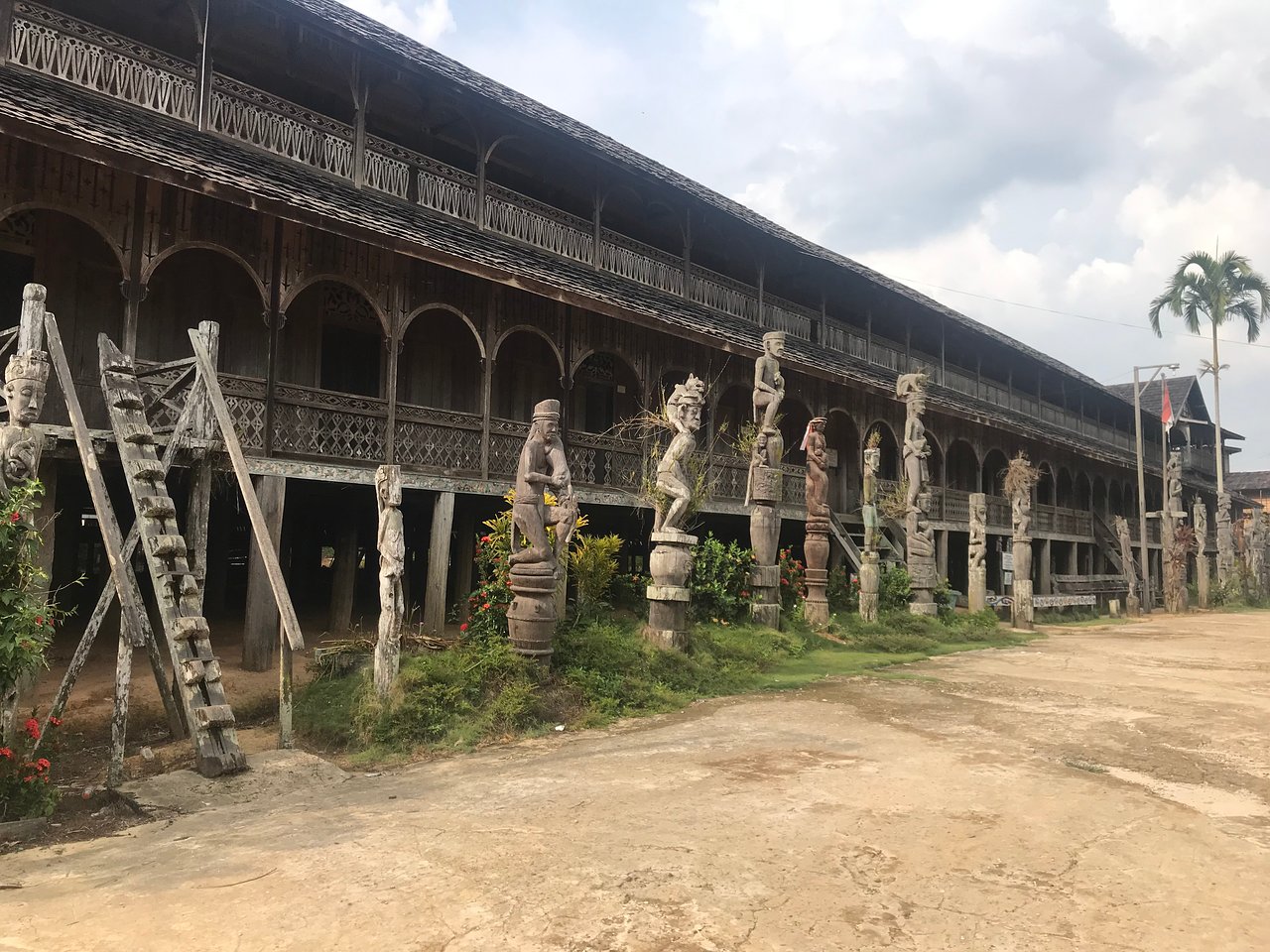 Detail Rumah Adat Suku Kutai Koleksi Nomer 47