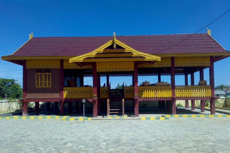 Detail Rumah Adat Sulawesi Tengah Nomer 31