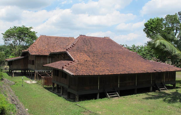 Detail Rumah Adat Sumatera Utara Gambar Pakaian Adat Sumsel Nomer 31