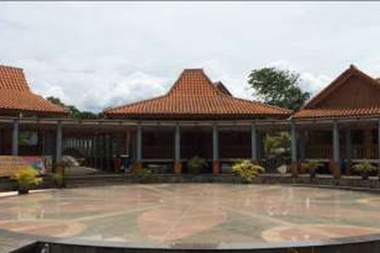 Detail Rumah Adat Tangerang Nomer 29