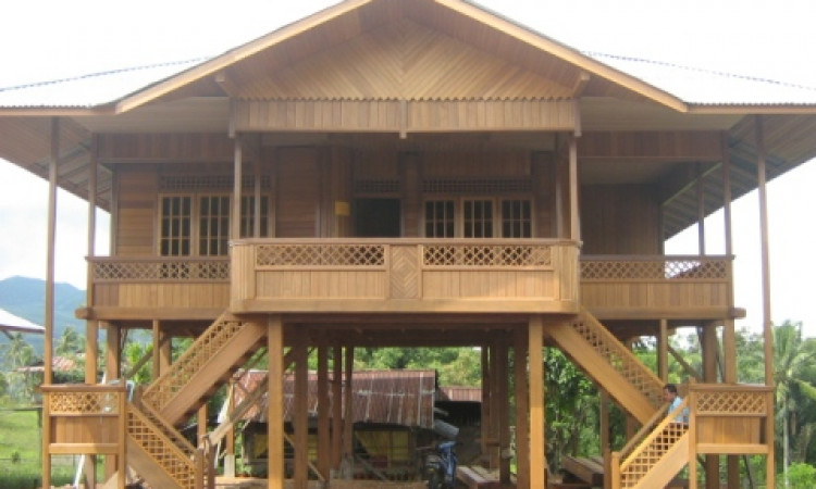 Detail Rumah Adat Woloan Nomer 3