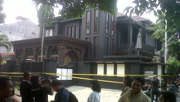Detail Rumah Ahmad Dhani Pondok Indah Nomer 16