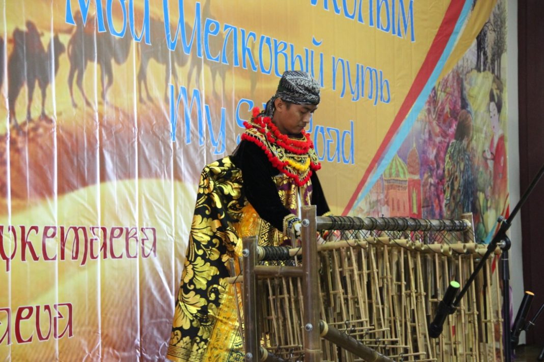 Detail Rumah Angklung Indonesia Nomer 39