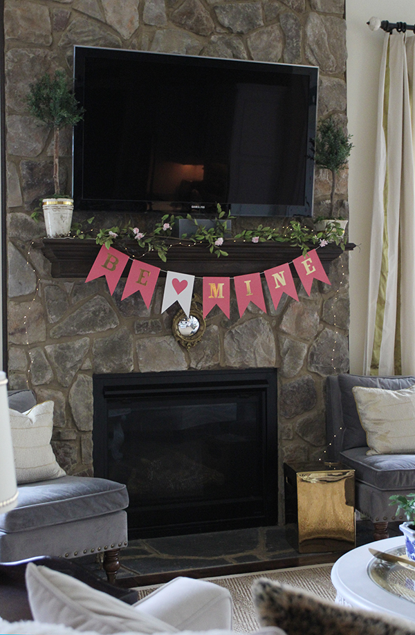 Detail Valentines Day Banner For Fireplace Nomer 17