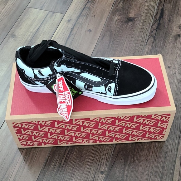 Detail Vans Alien Ghost Nomer 45