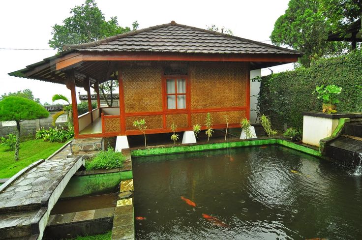 Detail Rumah Bambu Diatas Kolam Ikan Nomer 22