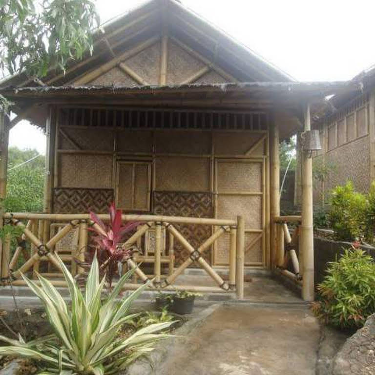 Detail Rumah Bambu Sadranan Nomer 45