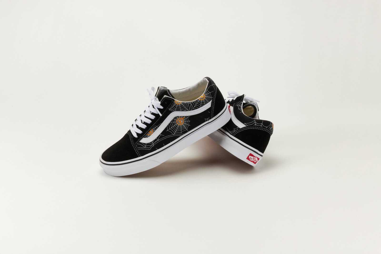 Detail Vans Spider Web Shoes Nomer 25