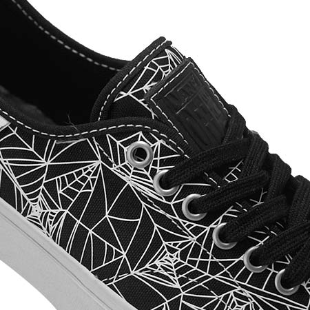 Detail Vans Spider Web Shoes Nomer 50