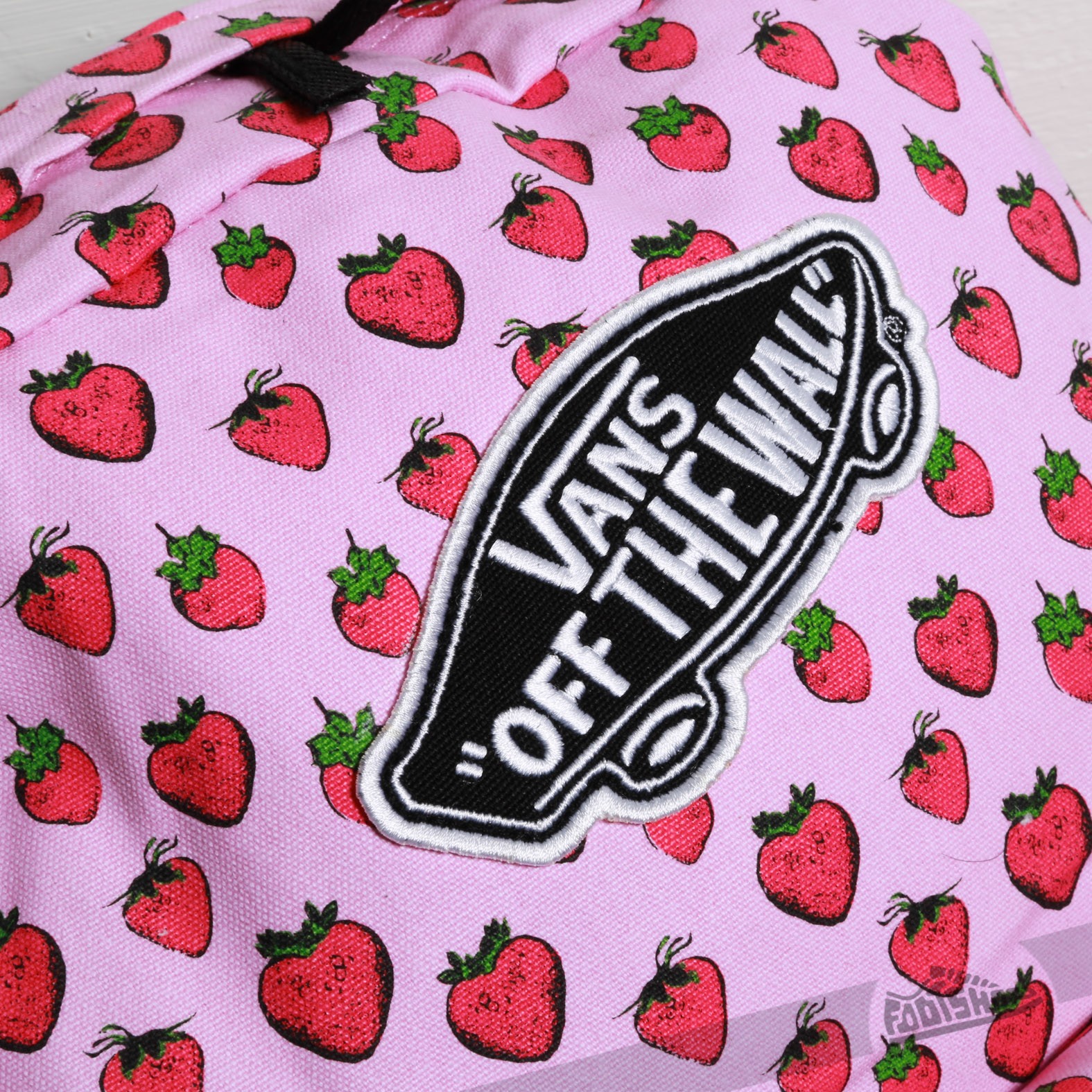 Detail Vans Strawberry Backpack Nomer 17