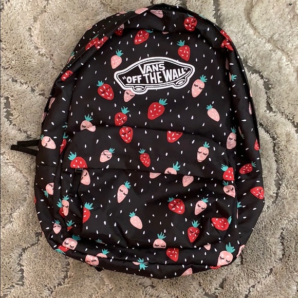 Detail Vans Strawberry Backpack Nomer 3