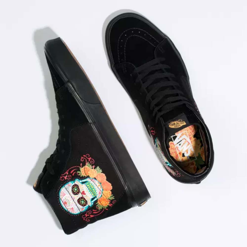 Detail Vans Sugar Skull Shoes Nomer 30