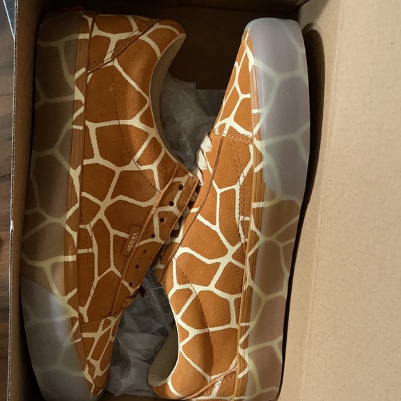 Detail Vans Vault Giraffe Nomer 30