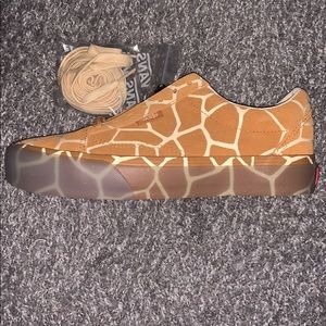 Detail Vans Vault Giraffe Nomer 8