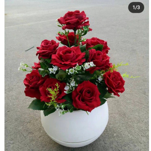 Detail Vas Bunga Mawar Merah Nomer 32