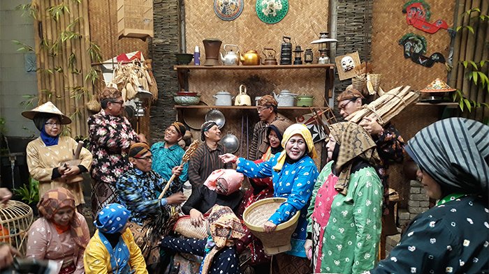 Rumah Cikunir Resto Dan Foto - KibrisPDR