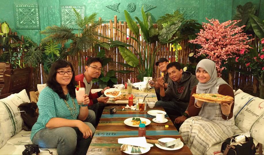 Detail Rumah Cikunir Resto Dan Foto Nomer 22