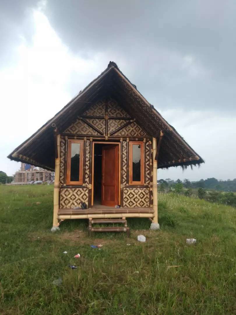 Rumah Dari Bambu Hitam - KibrisPDR