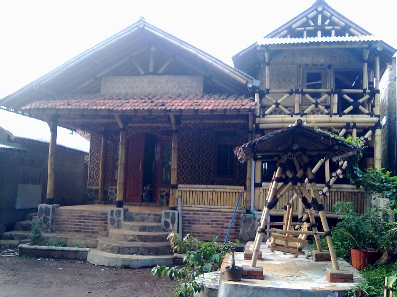 Detail Rumah Dari Bambu Hitam Nomer 3