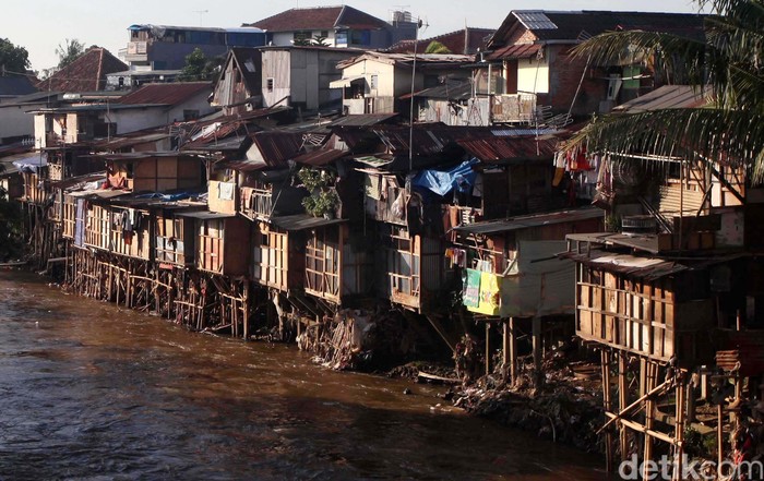 Detail Rumah Di Bantaran Sungai Nomer 16