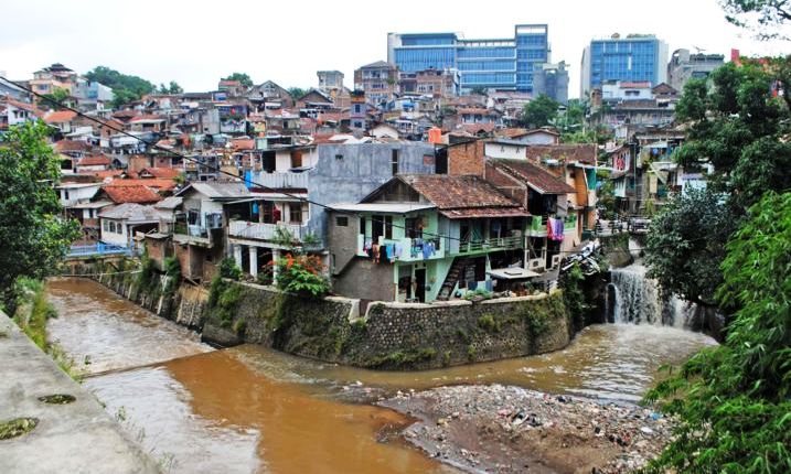 Detail Rumah Di Bantaran Sungai Nomer 19